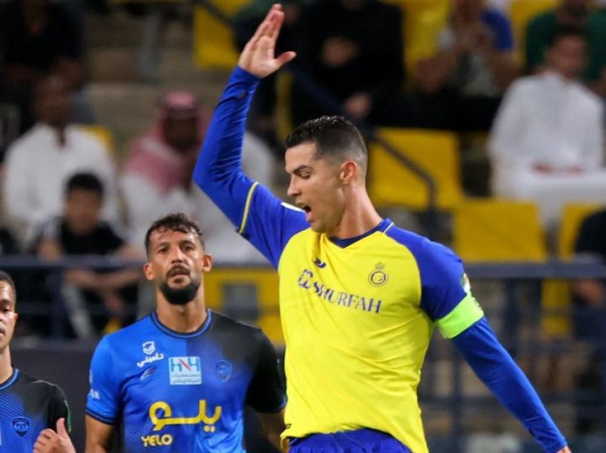 Tifozët i dalin kundër Ronaldo-s