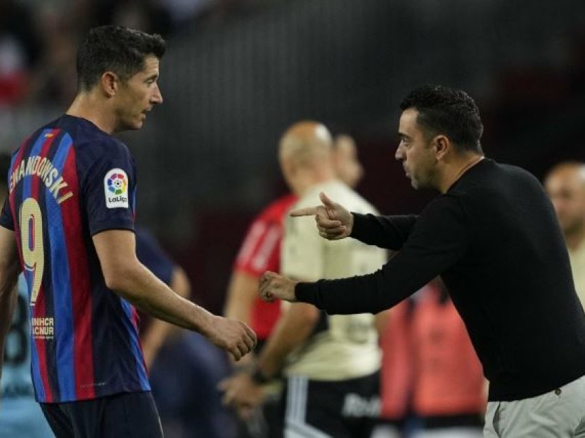 Xavi flet për gjendjen e Lewandowskit