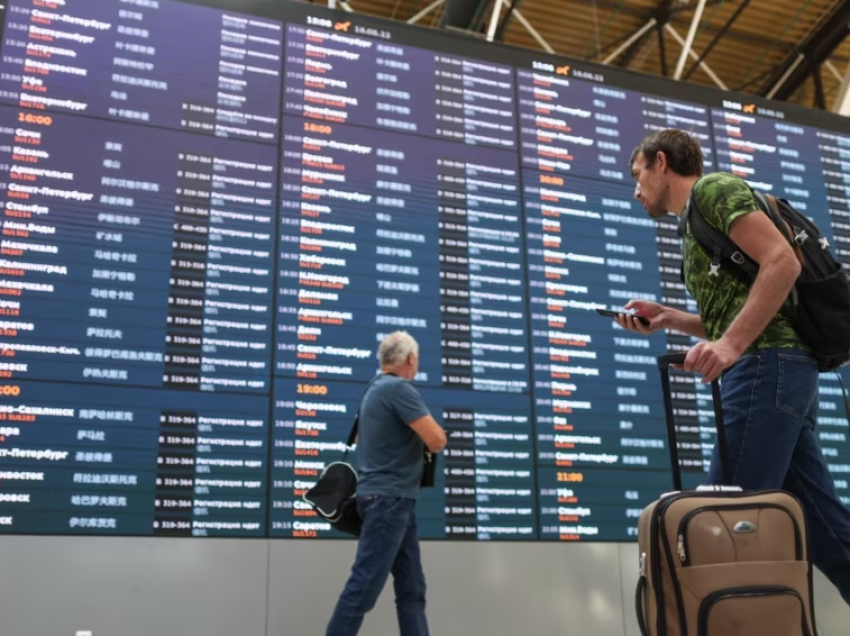 Mbyllen përkohësisht aeroportet kryesore të Moskës pas një sulmi me dron