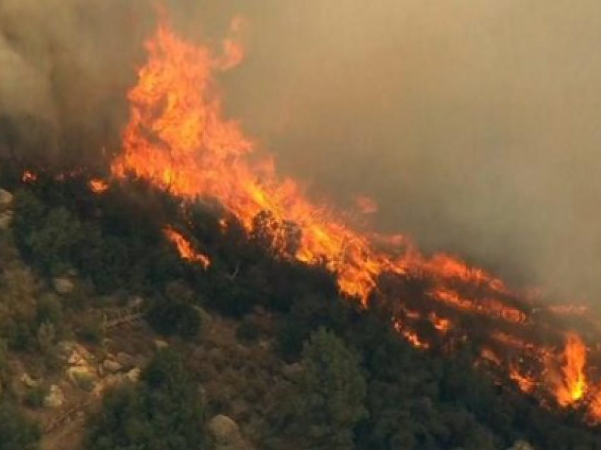 Zjarr pranë inceneratorit të Elbasanit, përfshihet nga flakët fusha e grumbullimit të plehrave