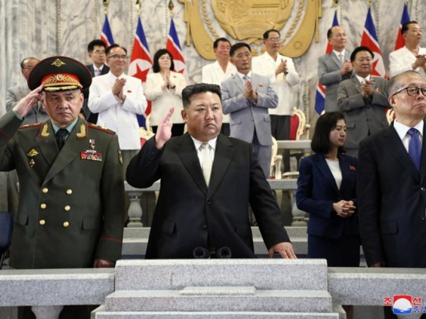 ”Marina e Koresë së Veriut të përgatitet për një pushtim”, paralajmëron Kim Jong Un