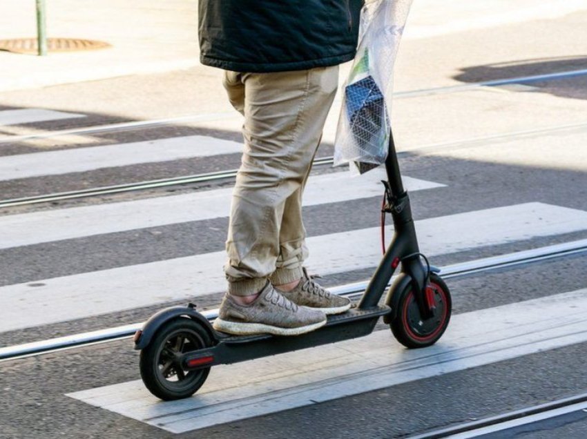 Aksidentohet një person me trotinet elektrik në Prishtinë