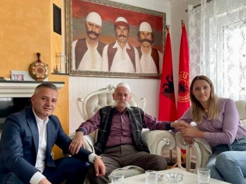 “Qëndroi i fortë edhe pas rënies së familjes”, Bekim Jashari ia uron ditëlindjen axhës së tij, Rifat Jasharit