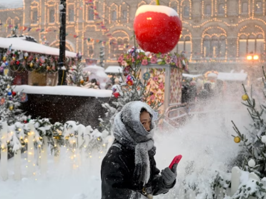 Moska mbulohet nga bora, ndërsa temperaturat në Siberi bien në minus 56 gradë