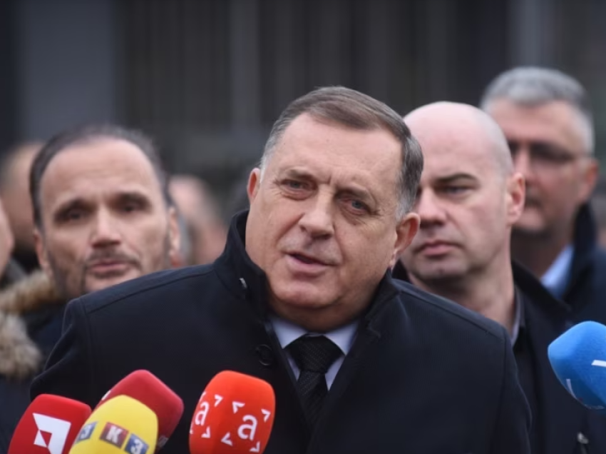 Dodik del para gjykatës për shpërfillje të vendimeve të Schmidt-it