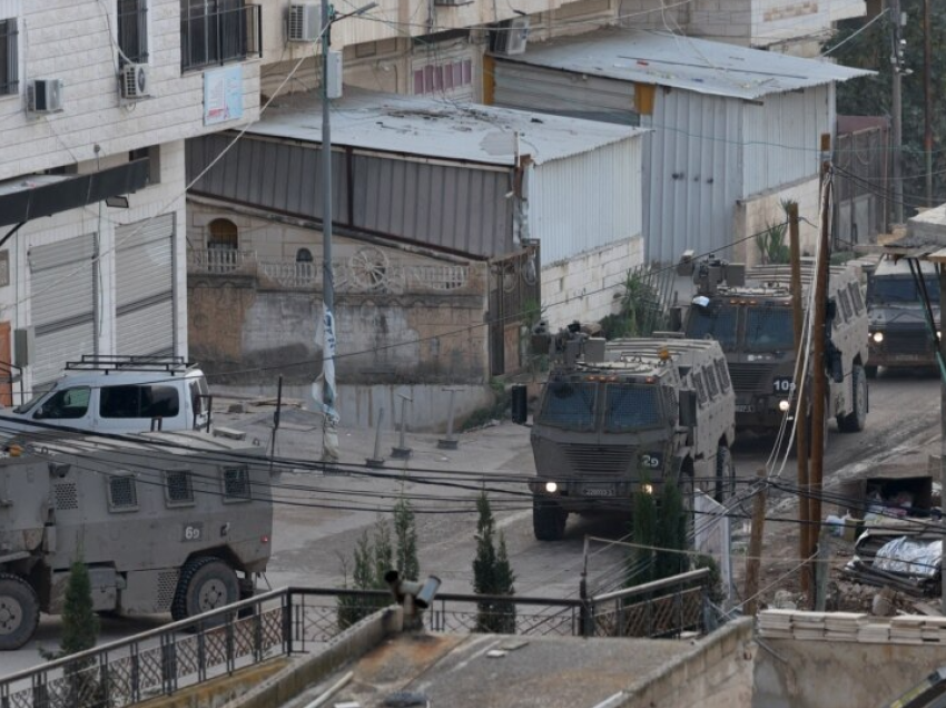 Vriten katër palestinezë nga një sulm izraelit në Bregun Perëndimor