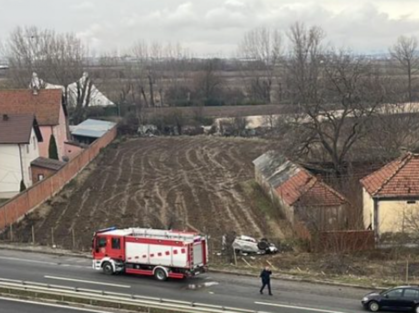 Një person i lënduar nga vet-aksidenti në rrugën Prishtinë-Mitrovicë