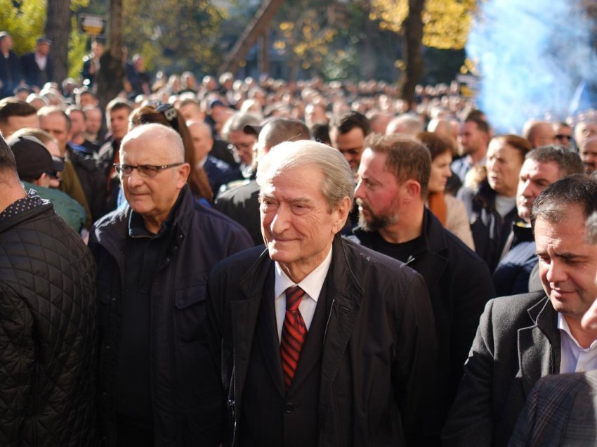 “Hiqni dorë mjeranë!”- Berisha prokurorëve të SPAK-ut: Do të trajtoheni si fallangat krimit të kreut të Meduzës