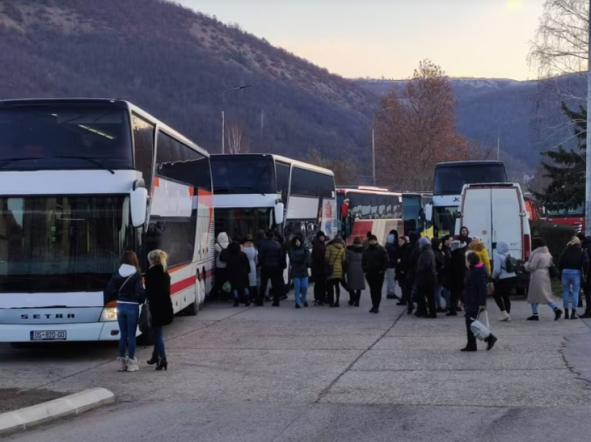 Kush i transportoi votuesit nga Kosova dhe Bosnja në Serbi?