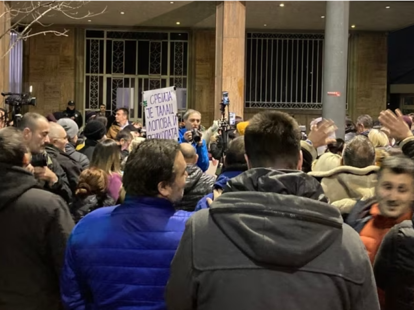 Protestë e re në Serbi lidhur me pretendimet për mashtrime zgjedhore