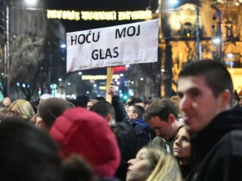 Dramë në Serbi: Protesta të reja masive në Beograd, bashkëngjiten edhe studentë nga Novi Sadi