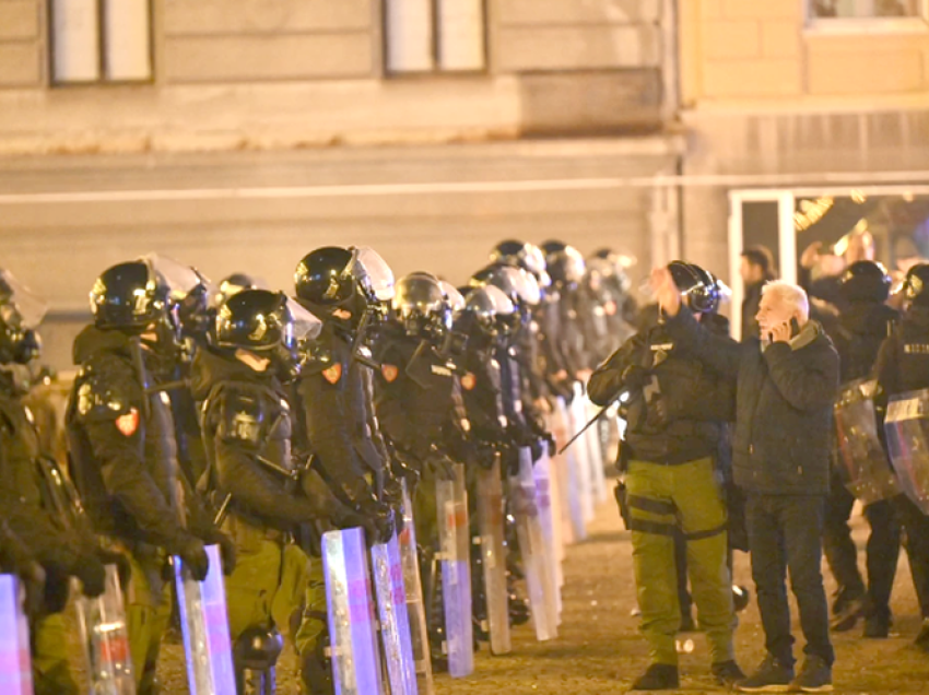 Skenari “B” i Vuçiçit për të shuar protestat në Beograd, nga ndihma e Moskës deri te destabilizmi i veriut të Kosovës dhe Bosnjës