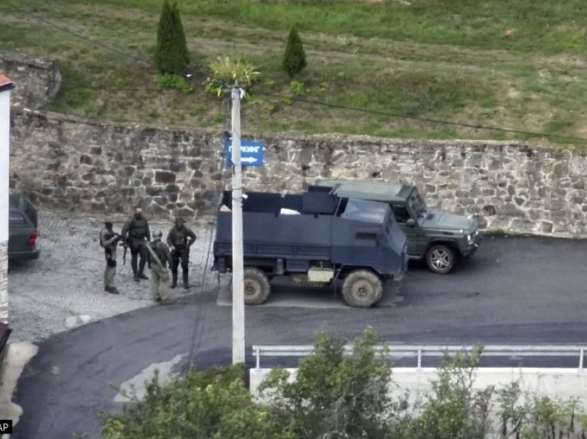 “Armë, municion, para...” - Policia nxjerr të dhënat për krejt çka u konfiskua pas sulmit terrorist në Banjskë