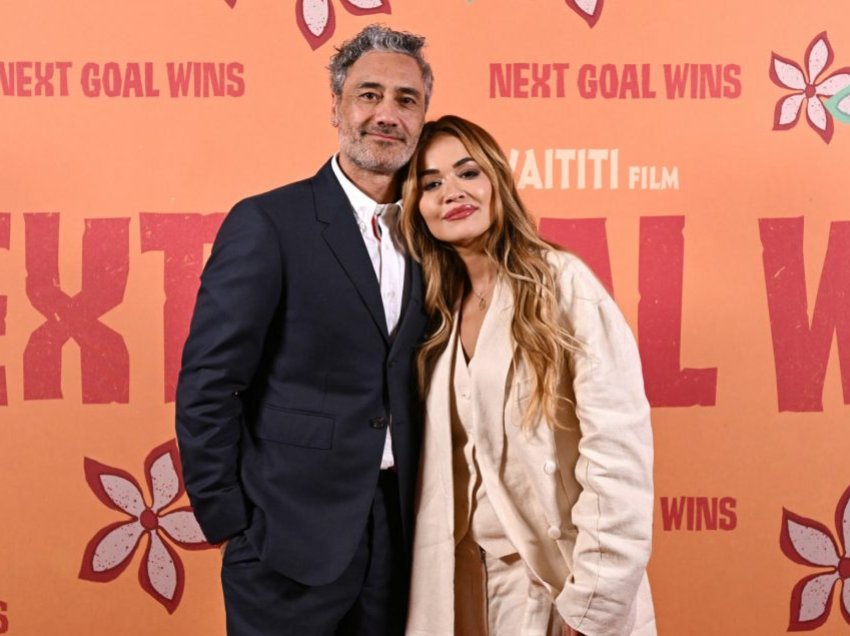 Rita Ora dhe Taika Waititi po e festojnë Vitin e Ri larg dhe të ndarë nga njëri-tjetri