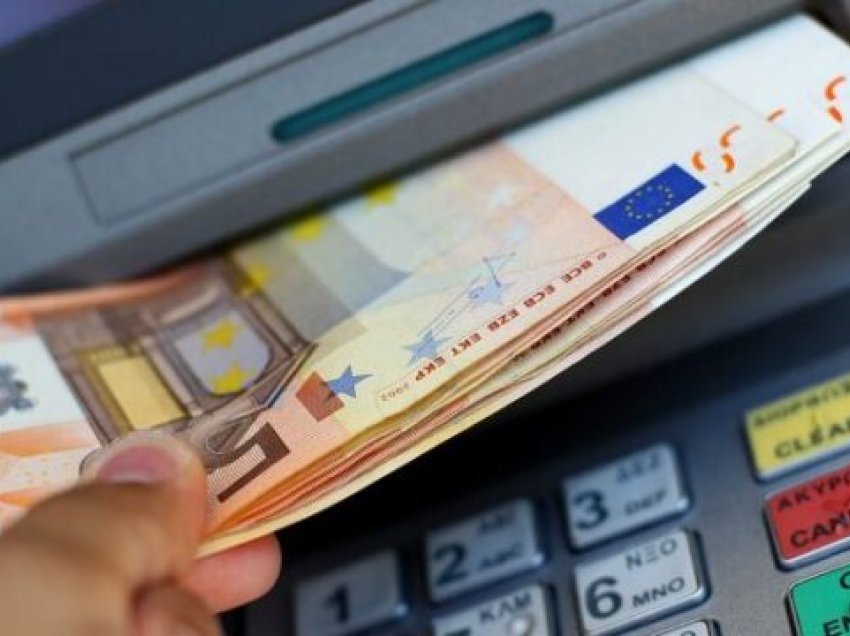 Euro dhe Dollari bëjnë kthesë në kursin e këmbimit