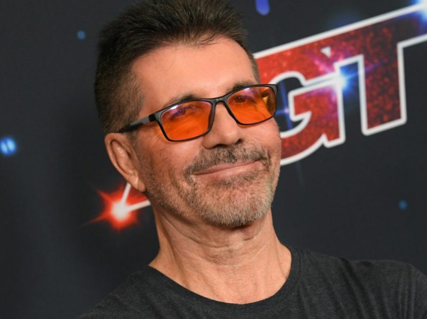 Simon Cowell raportohet se ka fituar mbi 57 milionë euro brenda vitit falë spektakleve të tij televizive