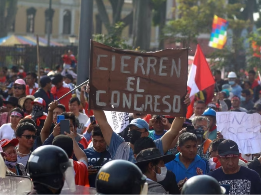 Peru, Kongresi bllokon propozimin për zgjedhje të reja brenda vitit 2023