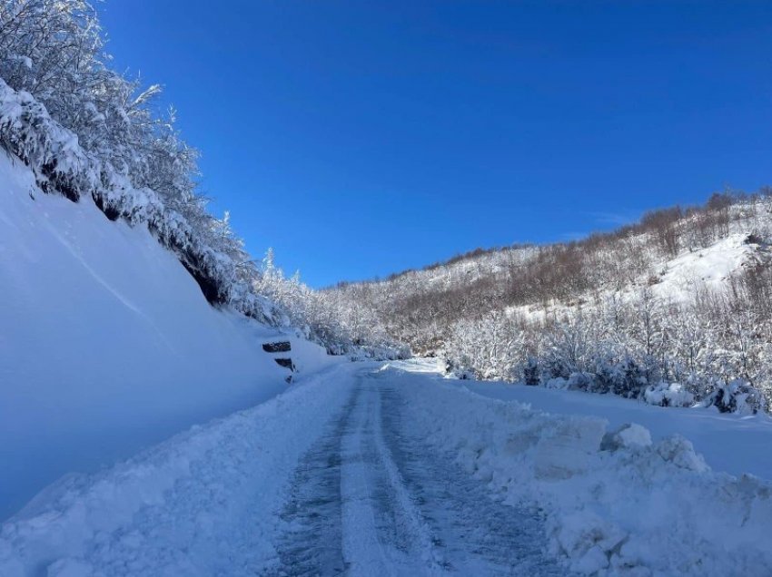 I ftohti bën kërdinë në Korçë, ja cilat janë akset e prekura nga dëbora