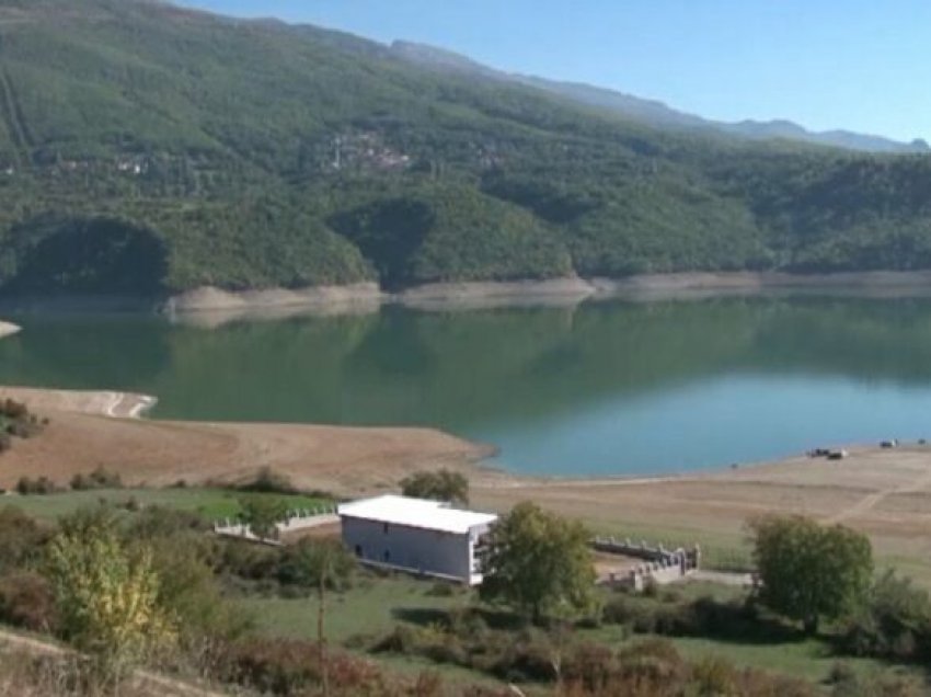 Liqeni i Dibrës nuk ka koncesioner për peshkimin