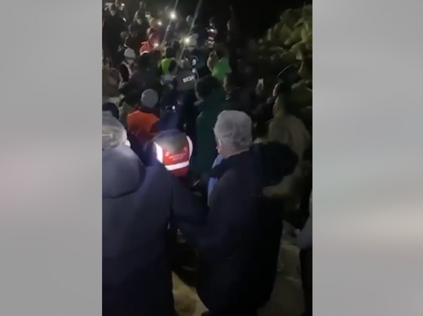 Publikohet video, momentin kur FSK shpëton 13-vjeçaren dhe 45-vjeçarin