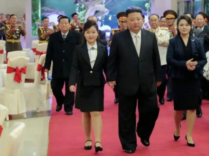 Koreja e Veriut po i ndalon vajzat të kenë të njëjtin emër si vajza e Kim Jong Un