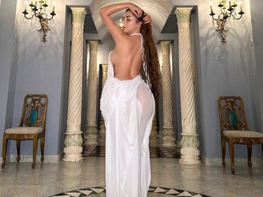 Demi Rose ia vë “flakën” rrjeteve sociale – shfaqet seksi në fotot e fundit