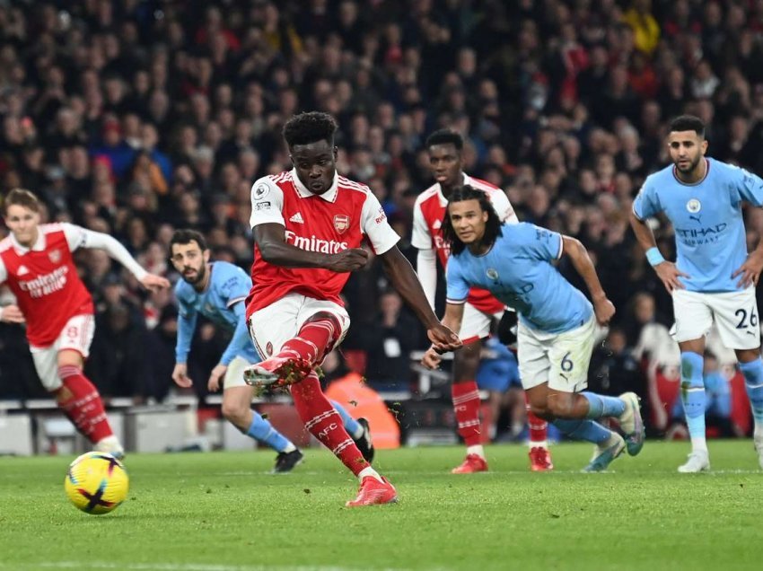 Manchester City e mposht Arsenalin e Xhakës, merr kreun në Premier League 