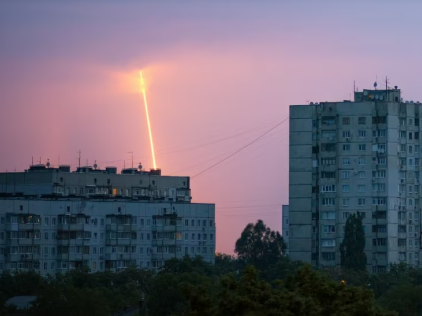 Moldavia gjen copëza të raketave pas sulmeve ruse në Ukrainë