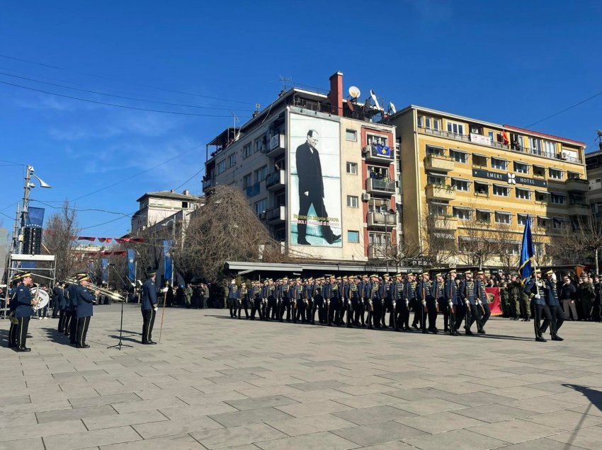 15 vjet shtet - FSK dhe Policia parakalojnë shesheve të kryeqytetit