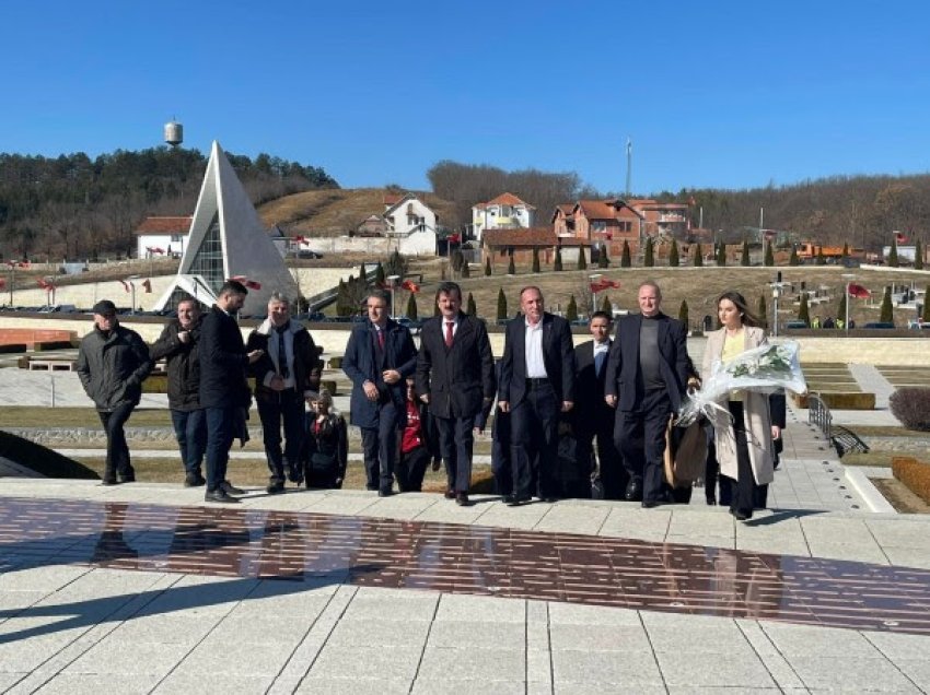 ​Morina nga Prekazi: Amaneti dhe gjaku i dëshmorëve na detyron të jemi të bashkuar