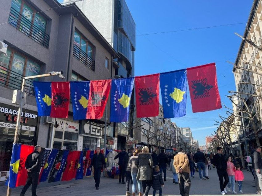 ​Edhe në Ferizaj u festua por qytetarët u shprehën të shqetësuar me ikjen e të rinjve