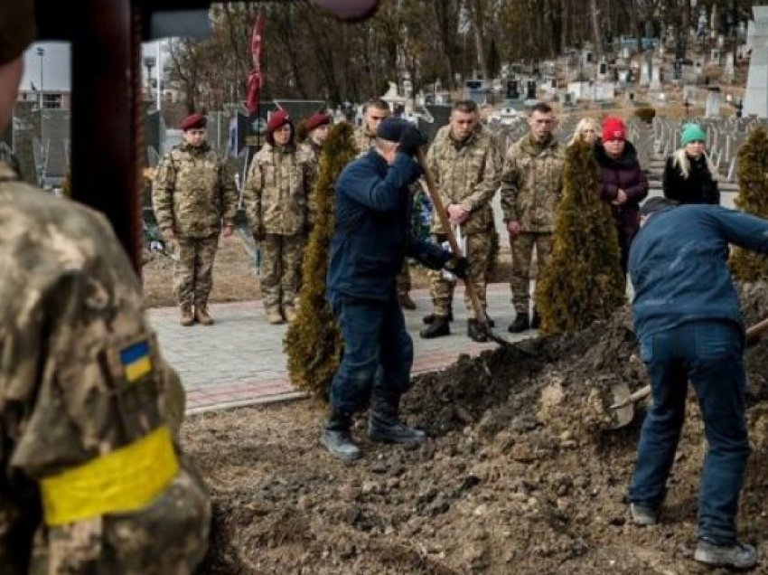 Njësia e ushtrisë ukrainase që ka një prej punëve më të vështira, ata mbledhin kufomat e ushtarëve të vrarë dhe ua dorëzojnë familjarëve