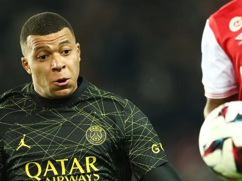 Mbappe një hap larg Cavanit