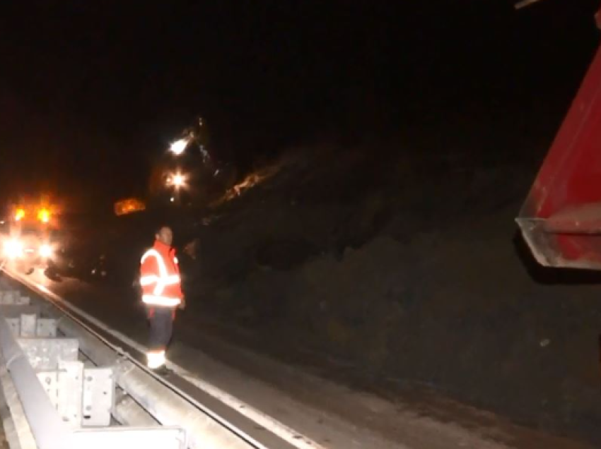 Mbyllet autostrada Prizren-Suharekë, po punohet që rruga të lirohet nesër në mëngjes