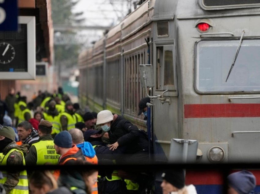 Treni i vetëm falas drejt Gjermanisë për refugjatët ukrainas