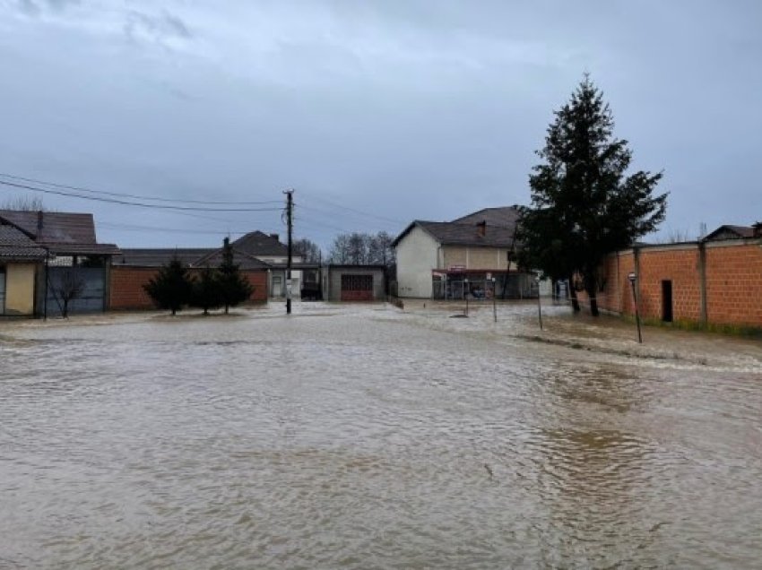 Nesër në disa zona mund të ketë vërshime të shpejta