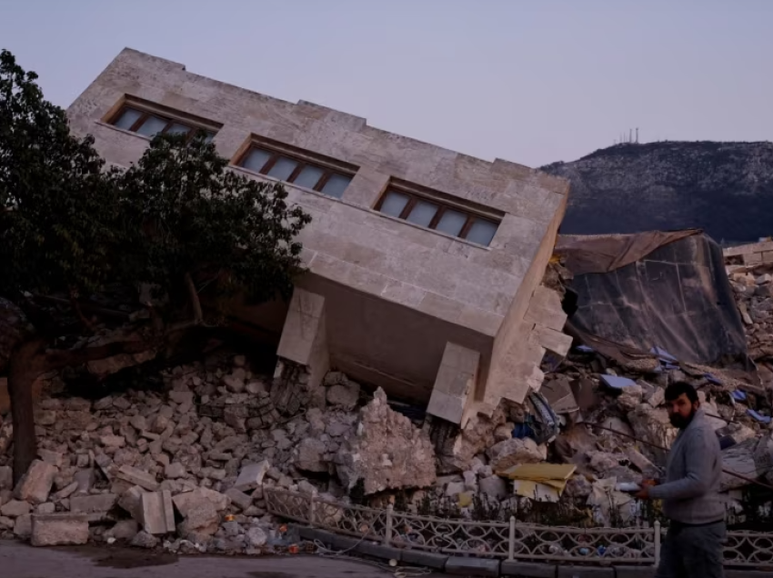 VOA/ Një tjetër tërmet godet Turqinë, një i vdekur mbi 100 të plasogur 