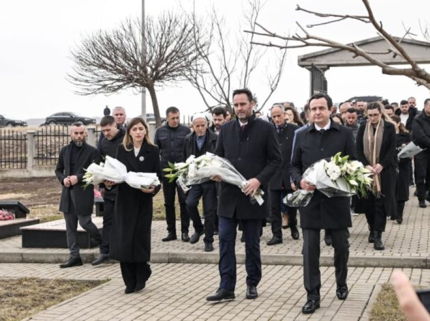 Kurti kthehet nga Brukseli, shkon për homazhe në Qirez dhe Likoshan