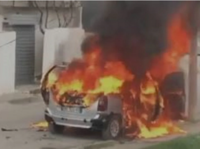 Shkrumbohet makina e parkuar në Shijak, dyshohet për shkëndijë elektrike