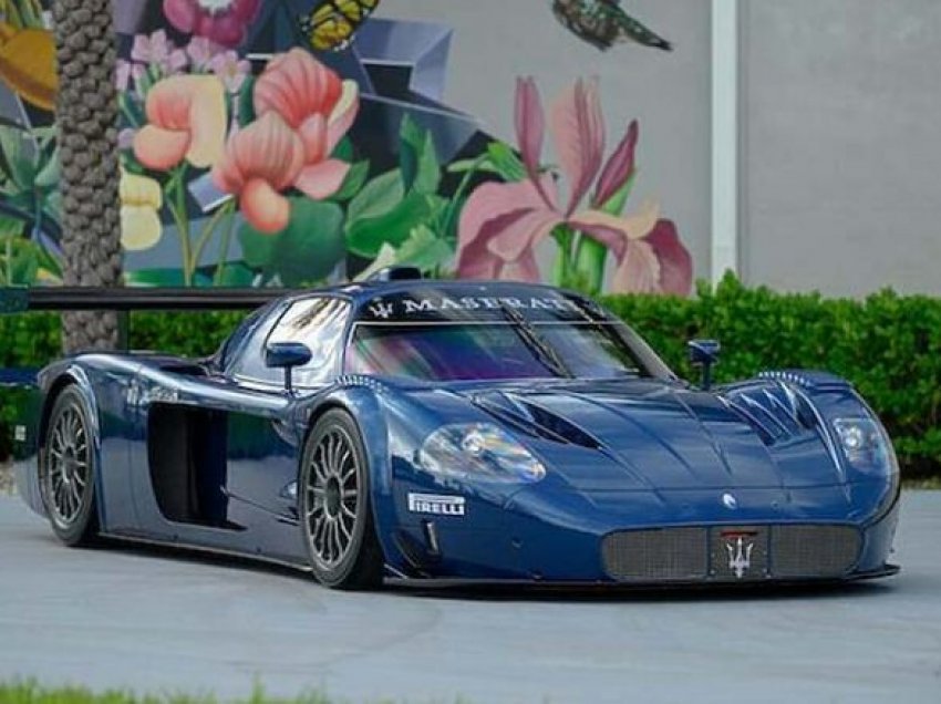 Vetëm 12 njësi janë prodhuar, një prej tyre po shitet për dy milionë dollarë – Maserati MC12 Version Corse