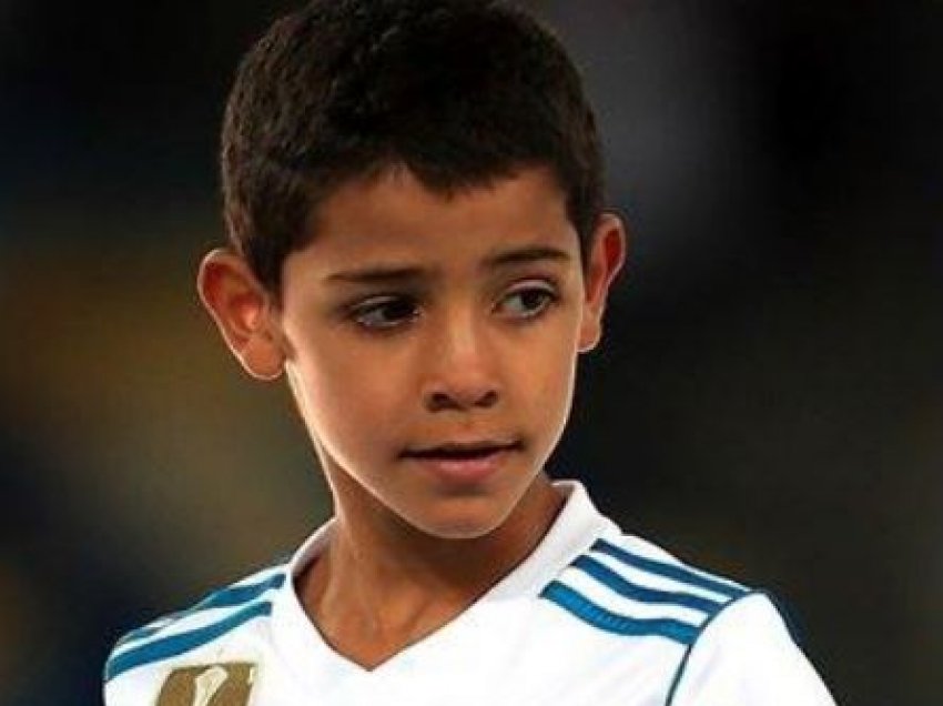 Ronaldo Jr firmos për Real Madridin