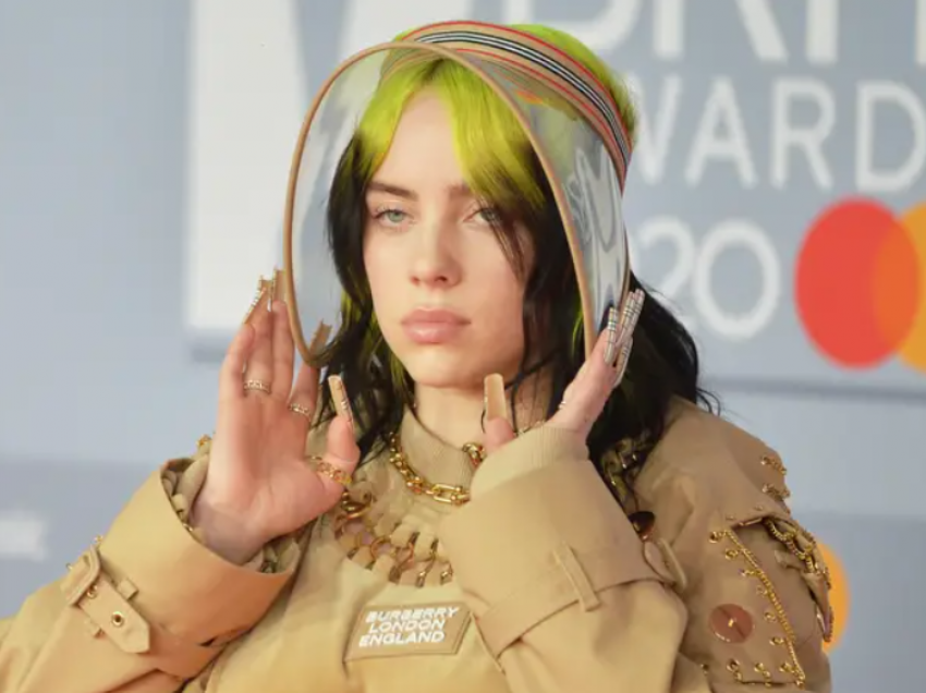 Billie Eilish shpalosë të vërtetën e periudhës kur nuk ishte e kënaqur me trupin e saj