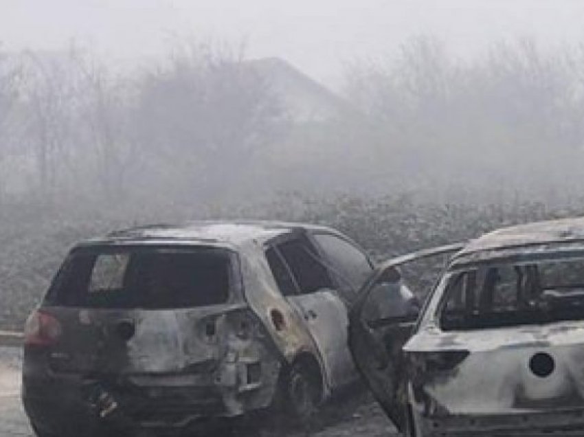 Digjen pesë vetura në Pejë, policia po e heton rastin