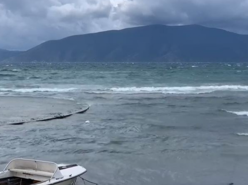 Deti vazhdon të jetë i “nxirë” në Vlorë, ndalohet lundrimi