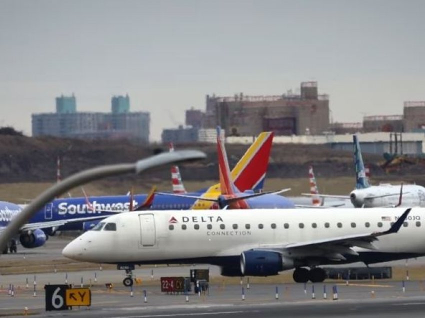 SHBA, rikthehen fluturimet në aeroporte pas problemeve kompjuterike 