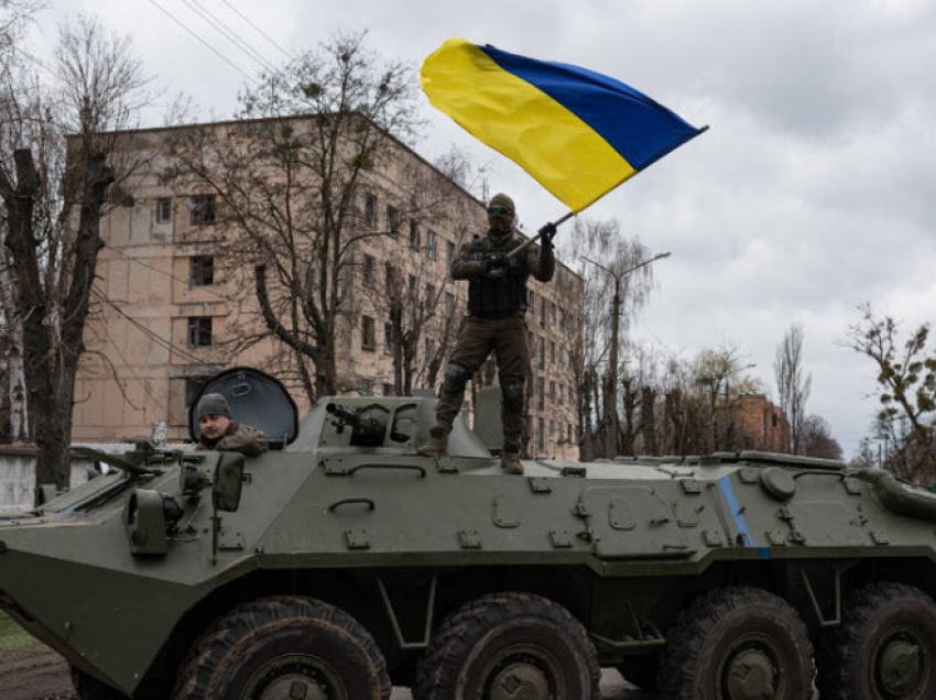 LIVE: Bota në alarm; Putin bën veprimin e pazakontë, skenarët që mund të sjellin fundin e luftës në Ukrainë