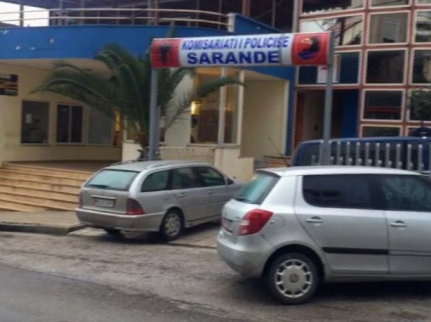 Tmerr në Sarandë, 25-vjeçari futet në banesë për të grabitur, përleshet me pronarin dhe…