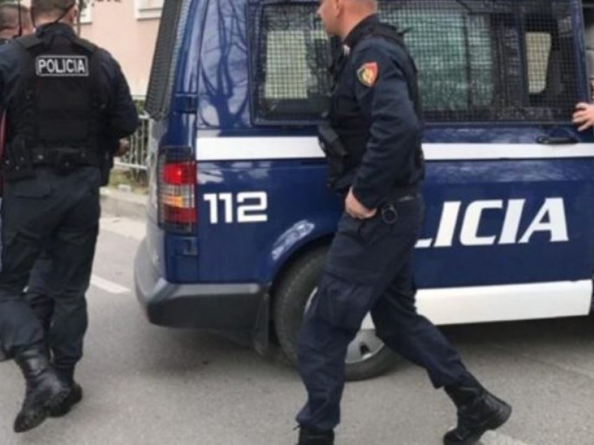 Hyri për të vjedhur në banësë, i riu zihet me grushta me pronarin në Sarandë, ndërhyn policia