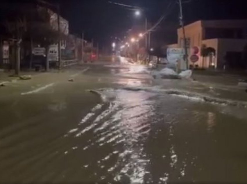 Skenderaj me tetë fshatra vërshohen nga uji