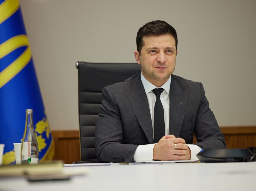 Zelenskyy pret 'vendime të forta' ndërsa liderët e mbrojtjes të NATO-s takohen për të diskutuar ndihmën e mëtejshme ushtarake për Ukrainën